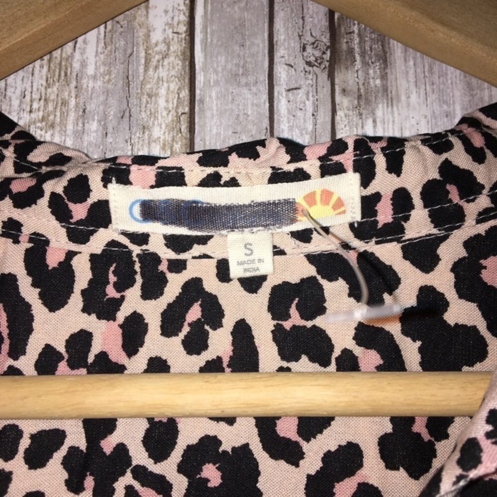 C&C California Pink Leopard Popover - Picture 5 of 5
